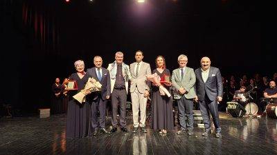 Eskişehir Şehir Hastanesi çalışanlarından oluşan Türk Halk Müziği Topluluğu, muhteşem